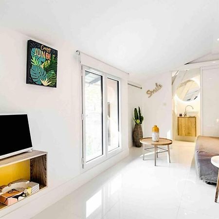 New Design Studio Walking To The Beach And Shops Apartment Villefranche-sur-Mer Luaran gambar