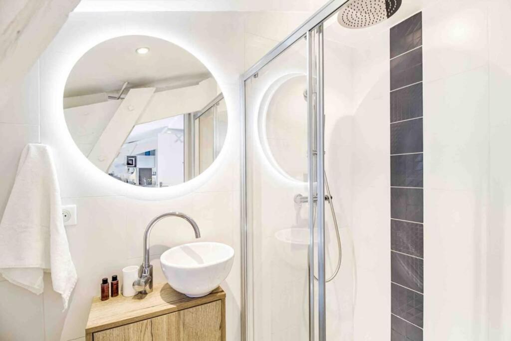 New Design Studio Walking To The Beach And Shops Apartment Villefranche-sur-Mer Luaran gambar